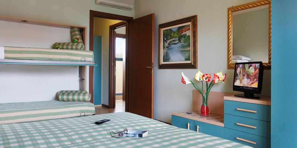 Residence Spiaggia D'Oro Desenzano del Garda Szoba fotó