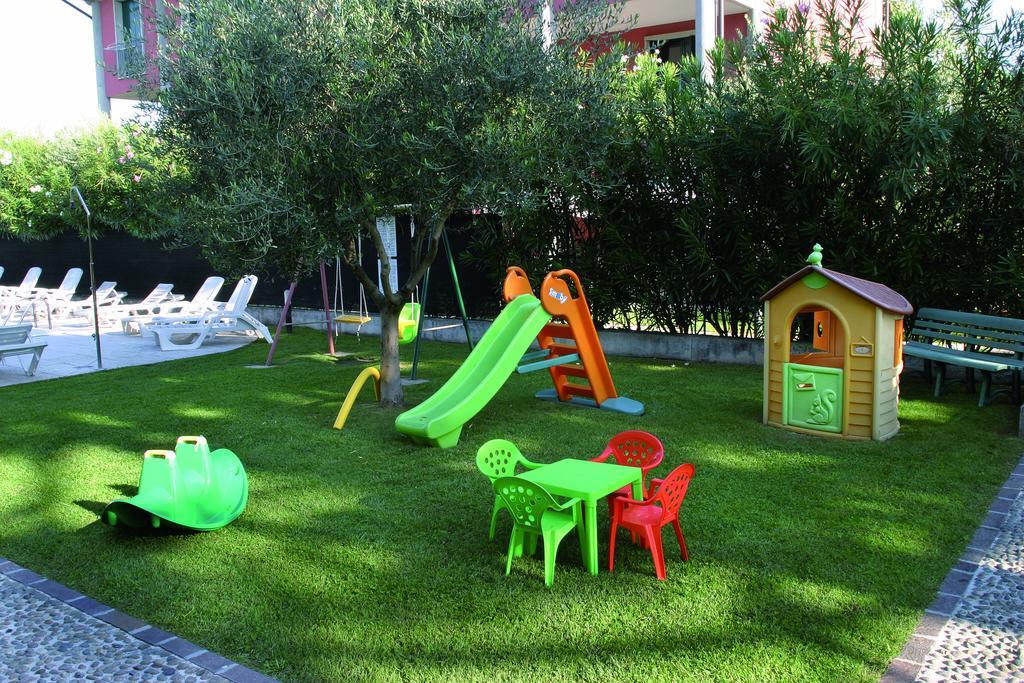 Residence Spiaggia D'Oro Desenzano del Garda Kültér fotó