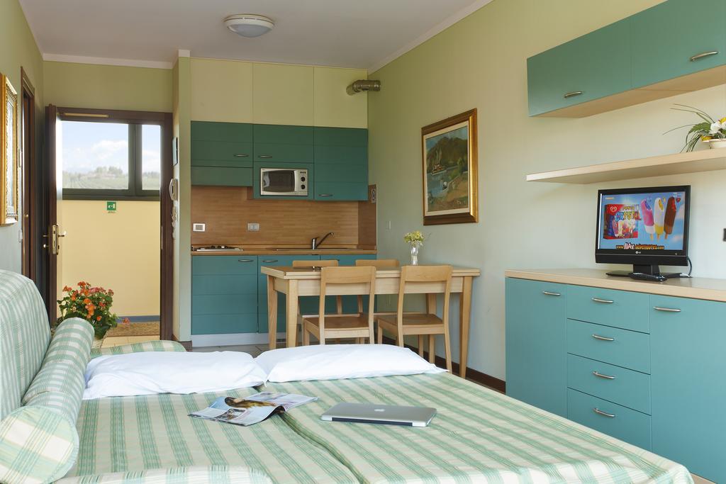 Residence Spiaggia D'Oro Desenzano del Garda Kültér fotó